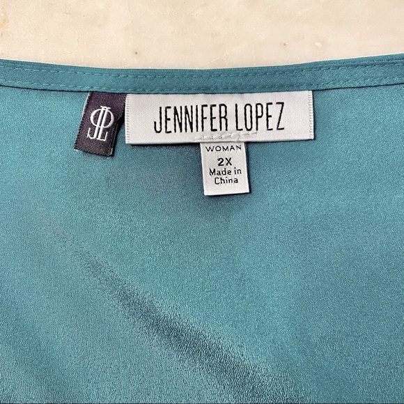 Jennifer Lopez Blouse - Picture 4 of 5